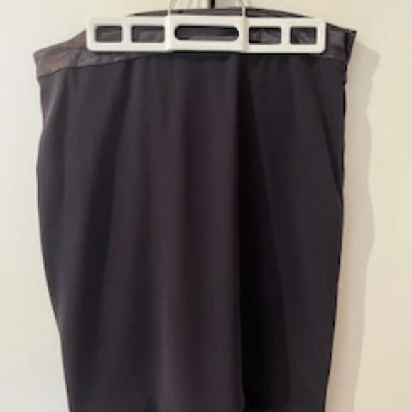 SKIRT - Picture 1 of 4
